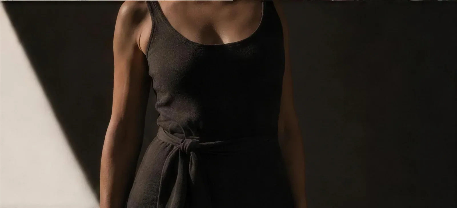 A quiet study of posture and proportion in soft directional light
